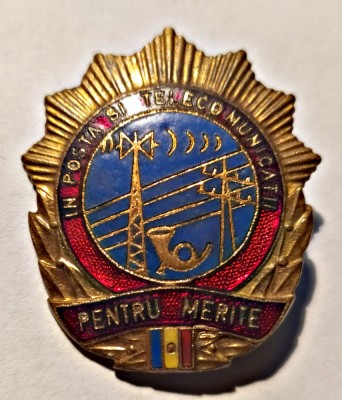 INSIGNA PENTRU MERITE IN POSTA SI TELECOMUNICATII FRUNTAS foto