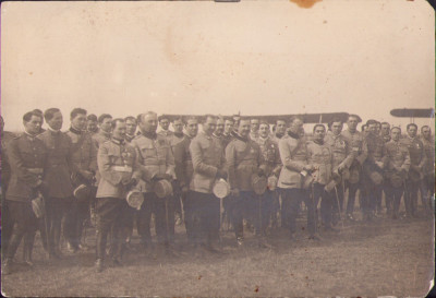 HST P2/778 Poză ofițeri rom&amp;acirc;ni aviație pe aerodrom cca 1918-1923 foto