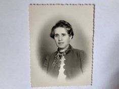 Fotografie cca 8/10 cm cu doamnă din București