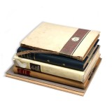 Tudor Arghezi, Ion Minulescu, Pierre Sergescu, Acad. D. Prodan, Prof. Ion N. Evian, Virgil I. Bărbat, șașe volume din biblioteca profesorului D. D. Ro