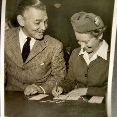 B725-Foto artistica veche CLARK GABLE with Lady Staff cca anii 1940-50.