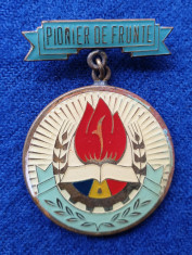 Insigna PIONIER DE FRUNTE - medalia DISTINS CU TITLUL PIONIER DE FRUNTE - alama foto