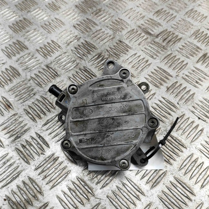 Pompa de vacuum AUDI A6 4F2, C6 2005 OEM: 06D145100E