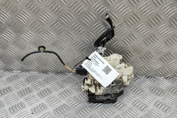 &Icirc;ncuietoare ușă st&acirc;nga spate VW PASSAT Variant B7 365 2012 OEM: 3C4839015A | 30186225