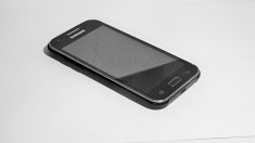 Telefon Mobil Samsung Galaxy J1 Duos J100H Dual SIM Negru foto