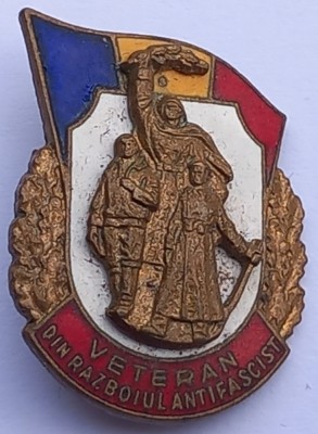 Insigna , veteran din razboiul antifascist foto