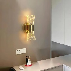 Aplica de Perete LED Modernă Aurie &ndash; Design Clepsidră, 8W, Lumină Rece/Caldă/Neutră