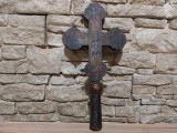 Vand crucifix pictat ,vechi ,de colectie