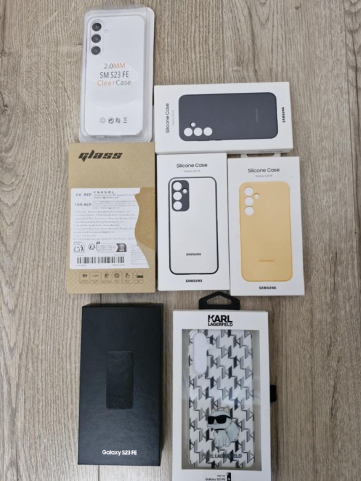 Telefon mobil Samsung Galaxy S23 FE, Dual SIM, 8GB RAM, 128GB, 5G, Graphite + 5 huse originale + set folii