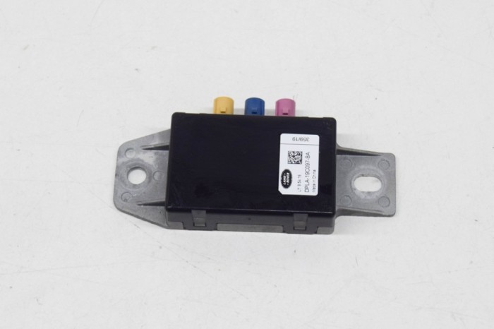 Amplificator de antena JAGUAR I-PACE X590 2020 OEM: DPLA-19C097-BA 12177921