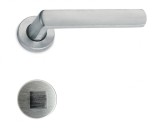 M&acirc;ner pentru uși de interior - M1070 - crom satin cu rozetă WC