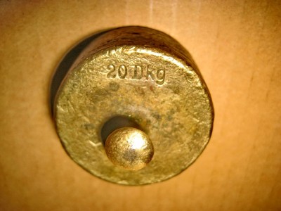 B192-Greutate 200 grame bronz. foto