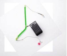 Montura Accesorii pescuit &gt; Nada si momeli cu cosulet pentru crap carlig legat cu spin