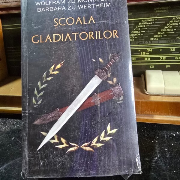 Wolfram Zu Mondfeld, Barbara Zu Wertheim - Scoala Gladiatorilor