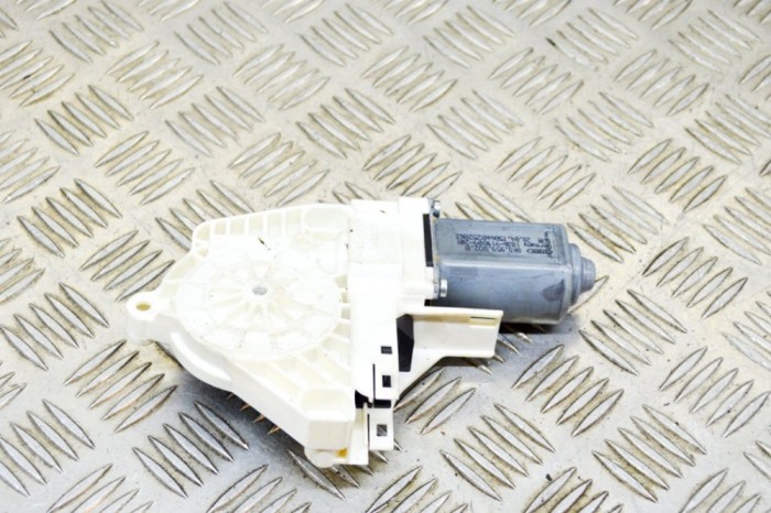 Motor macara geam ușă dreapta față VW TOUAREG 7P5 2015 OEM: 8K0959802B,1036-919809-201 12108172
