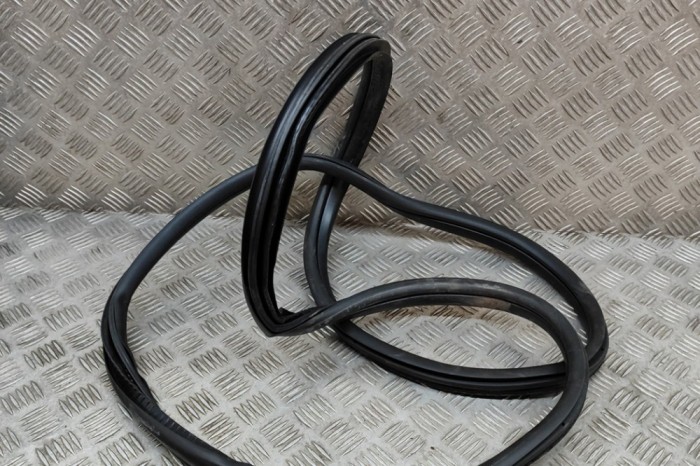 Garnitura ușă st&acirc;nga spate BMW 2 Active Tourer F45 2018 OEM: 7298894 | 22277826