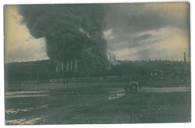4486 - PLOIESTI, Fire to Wells, Romania - old postcard, real PHOTO - used - 1917 foto