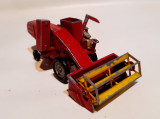 Massey Ferguson Combine Harvester - Matchbox, 1:64