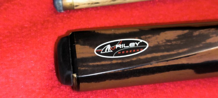 TAC BILIARD SNOOKER DIN 2 BUCATI RILEY IMPECABIL DIMENSIUNE 74 CM X 2 ( 146 CM )