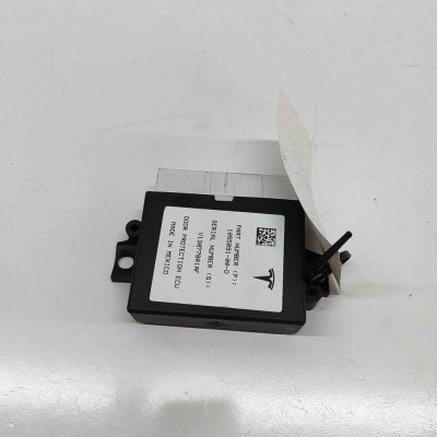 Modul de control ușă st&amp;acirc;nga spate TESLA MODEL X 2020 OEM: 1055891-00-D 31691151 foto