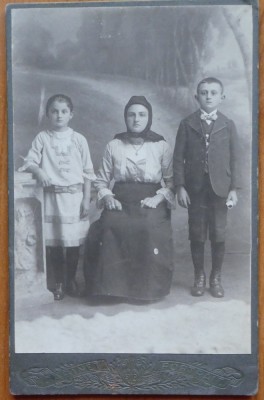 Foto pe carton gros , sfarsit de secol 19 , Foto Hum Joszef , Jimbolia foto