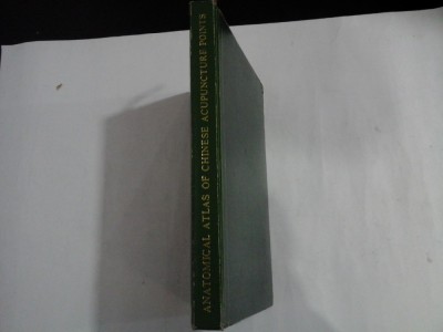 ANATOMICAL ATLAS OF CHINESE ACUPUNCTURE POINTS - China, 1982 foto