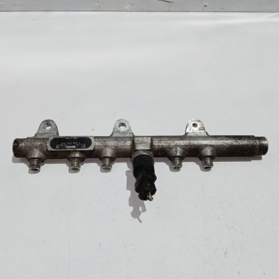 Rampa injectoare Fiat Punto 1.9 D 1999-2012 foto