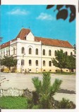 RF220 - Carte Postala - Reghin. Scoala nr. 2, circulata 1973