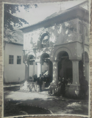 Pridvorul Manastirii dintr-un Lemn, 1935// fotografie foto