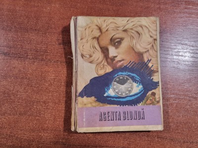 Agenta blonda.Povestiri si schite foto
