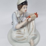 Bibelou (RAR) portelan romanesc vechi, vintage - Baiat cu armonica