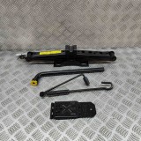 Cric LAND ROVER RANGE ROVER VELAR L560 2018 OEM: HK83-17080-BB,HY32-17N054-AA,HK83-17035-AA,HK83-17081-AA