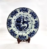 farfurie decorativa DELFT lucrata manual diametrul de 34 de cm monocrom albastru decor rustic pasari flori