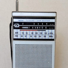Radio receptor portabil General Electric cu antena, 2 benzi, anii 80