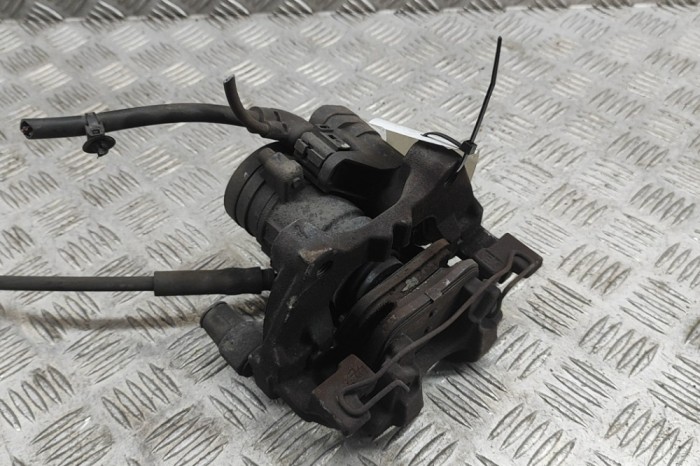 Etrier de fr&acirc;nă dreapta spate VW T-ROC A11 2023 OEM: 5Q0615424E 31206276