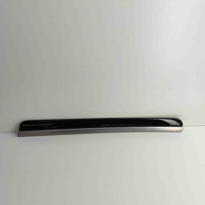 Ornament panou ușă dreapta față AUDI A8 D3 4E2, 4E8 2006 OEM: 4E0867420J 29399628