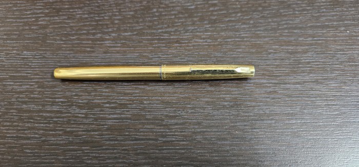 Stilou japonez Space Man Iridium Point anul 1960 .