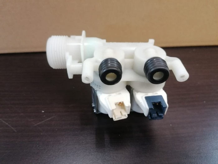 Electrovalva dubla masina de spalat Whirlpool Fresh Care / C2