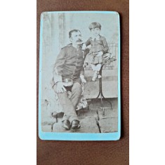 Fotografie tip CDV, militar cu fetita, sfarsit de secol XIX