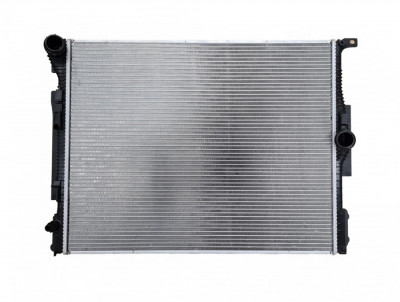 Radiator apa Bmw Seria 1 F20/21, 01.2015-06.2019; Seria 2 F22/F23, 01.2015-2019; 3 F30/31, 01.2015-12.2019; Seria 3 Gt F34, 2015-12.2019, Seria 4 F32 foto