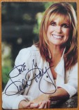Autograf al actritei Linda Gray (Sue Ellen Ewing din Dallas) pe fotografie mare