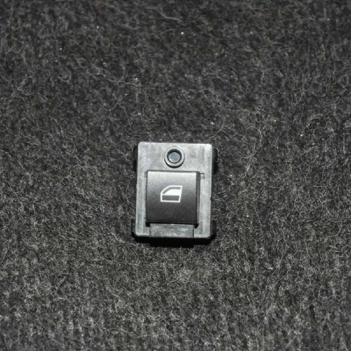 Buton geam ușă dreapta spate BMW 7 E65, E66, E67 2006 OEM: 8379597 2718428
