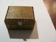 CY - Cutie cutioara mai veche deosebita / lemn cu modele pictate manual foto