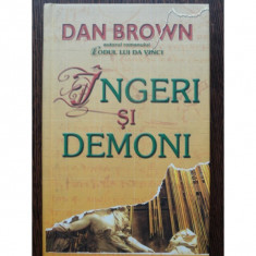 INGERI SI DEMONI, Dan Brown 2004 foto