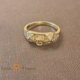 Inel geometric cu zirconia si decor charm - placat 14k