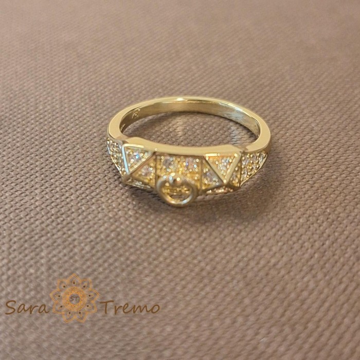 Inel geometric cu zirconia si decor charm - placat 14k