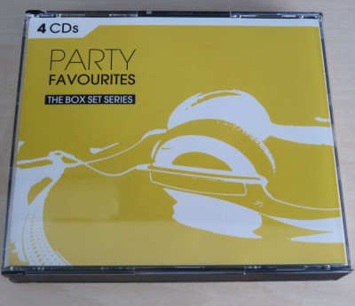 Party Favourites Hits 4CD Compilation (Lou Bega, Real McCoy, Wham, Pink) foto