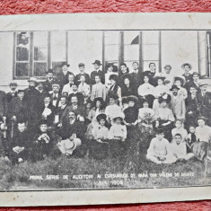 Fotografie tip carte postala, prima serie de auditori a cursurilor de vara din Valenii de Munte, 1908