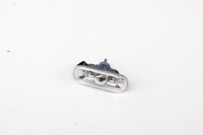 Semnalizare aripa st&acirc;nga față AUDI A4 8E2, B6 2001 OEM: 8E0949127 13937133