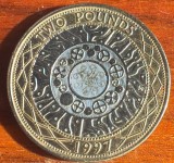 ELIZABETH II MONEDA TWO POUNDS 1997 (STANDING ON THE SHOULDERS OF GIANTS)/ BIMETAL CU-NI si BRONZ/ 12 g./ 28,4 mm./SE VINDE MONEDA DIN IMAGINI!